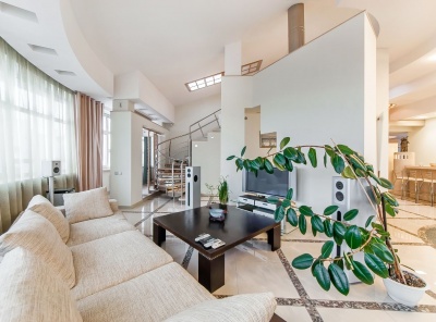 4 Комнаты, Городская, Аренда, Островной проезд, Listing ID 4955, Москва, Россия,