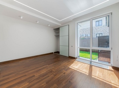 4 Bedrooms, Загородная, Продажа, Listing ID 5618, Московская область, Россия,