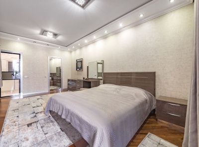 4 Комнаты, Городская, Продажа, Улица Мосфильмовская, Listing ID 6640, Москва, Россия,